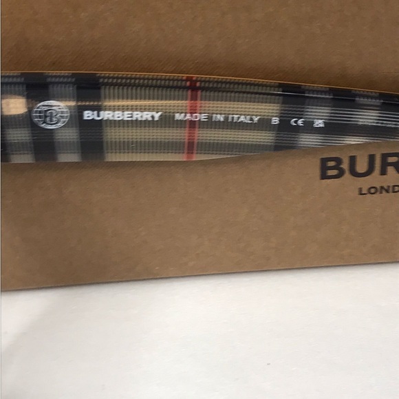 New - 💯 BURBERRY BE4364 KITTY SQUARE NUDE CHECK PRINT SUNGLASSES - Picture 11 of 13